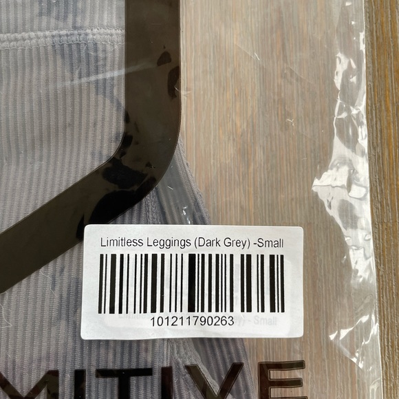 Women’s Born Primitive Leggings - Picture 8 of 9